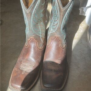 ARIAT WOMEN'S ROUND UP WESTERN BOOTS - BROAD SQUARE TOE